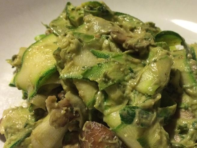 Courgetti with minted avocado sauce